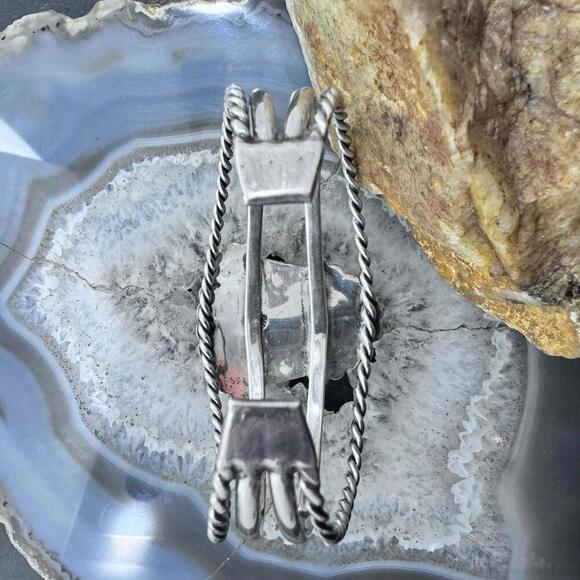 Vintage Mexican Sterling Silver Curved Tribal Mask Face Green Onyx Bracelet - Picture 6 of 10